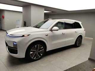 2025 Li Auto (Lixiang) L9 52.3 kWh I Рестайлинг, белый, 11990000 рублей, вид 1