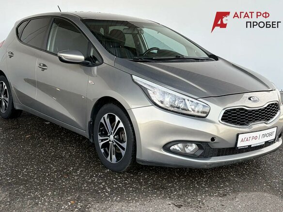 2015 Kia Ceed II, бежевый, 925000 рублей - вид 2