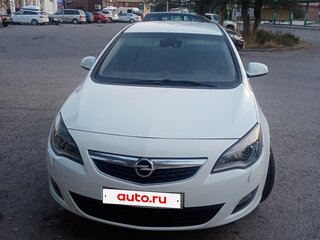 2010 Opel Astra J, белый, 699000 рублей, вид 2