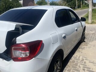 2015 Renault Logan II, белый, 450000 рублей, вид 4
