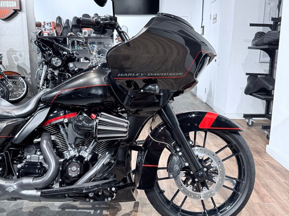 2018 Harley-Davidson CVO Road Glide, чёрный, 2499000 рублей - вид 13