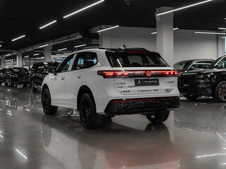 2026 Volkswagen Tiguan L Pro III (China Market), белый, 5000000 рублей, вид 4