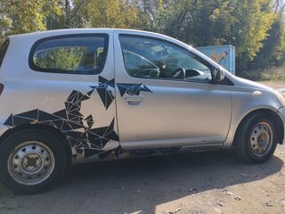 2003 Toyota Vitz I (P10), серебристый, 180000 рублей, вид 2