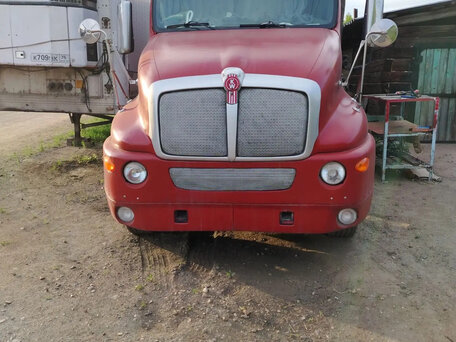 2002 Kenworth T2000, красный, 4500000 рублей, вид 1