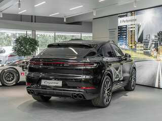 2026 Porsche Cayenne Coupé III Рестайлинг, чёрный, 17299000 рублей, вид 5