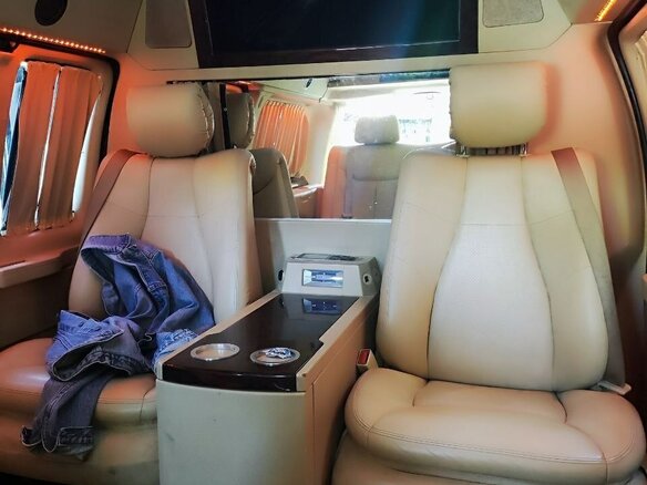 2010 Chevrolet Express II, чёрный, 3100000 рублей - вид 11