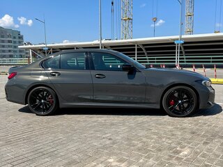 2022 BMW 3 серии M340i xDrive VII (G2x) Рестайлинг, серый, 6900000 рублей, вид 3