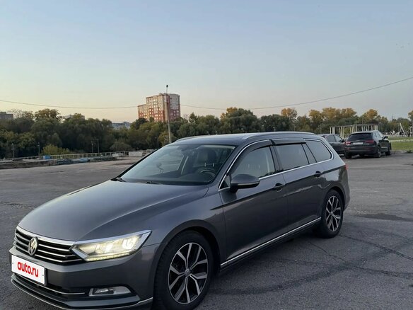 2016 Volkswagen Passat B8, серый, 1530000 рублей - вид 4