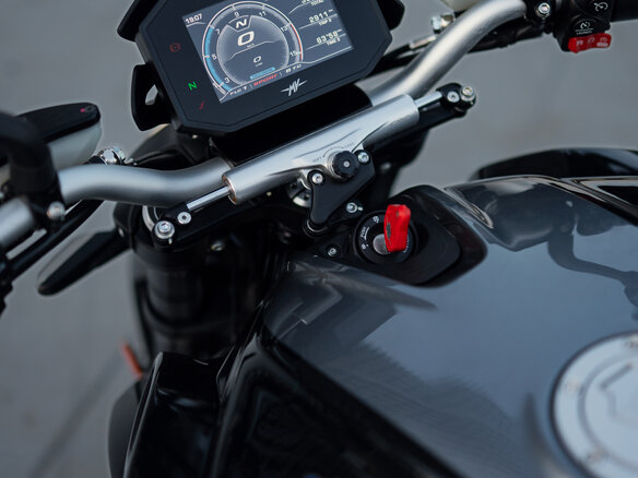 2021 MV Agusta Brutale 800, чёрный, 1550000 рублей - вид 3