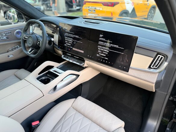 2026 Zeekr 8X 70 kWh, чёрный - вид 37