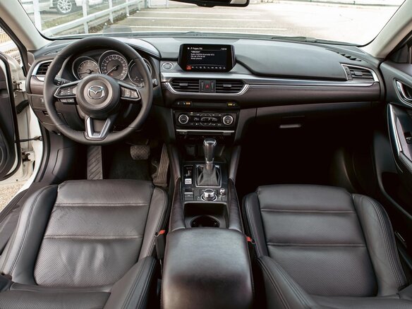 2017 Mazda 6 III (GJ) Рестайлинг, белый, 1545000 рублей - вид 14
