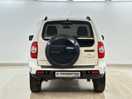 2016 Chevrolet Niva I Рестайлинг, белый, 665000 рублей, вид 3
