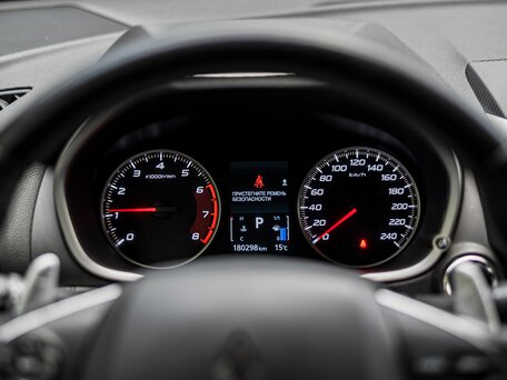 2018 Mitsubishi Eclipse Cross I, красный, 1610000 рублей, вид 5