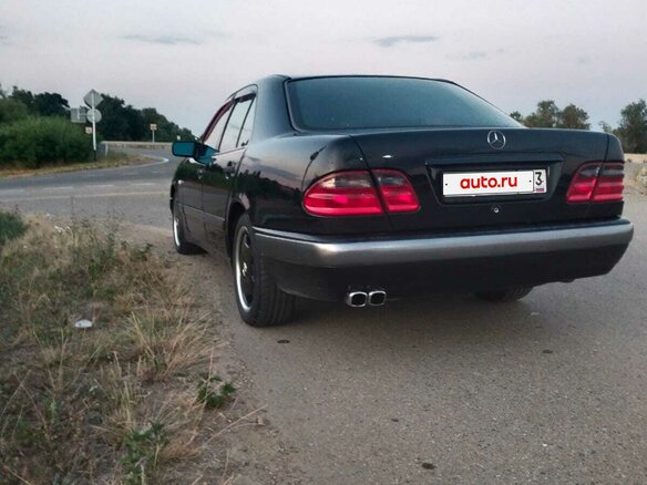 1997 Mercedes-Benz E-Класс 290 II (W210, S210), чёрный, 1000000 рублей - вид 5