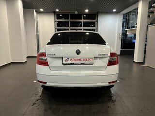 2019 Skoda Octavia III (A7) Рестайлинг, белый, 1650000 рублей, вид 4