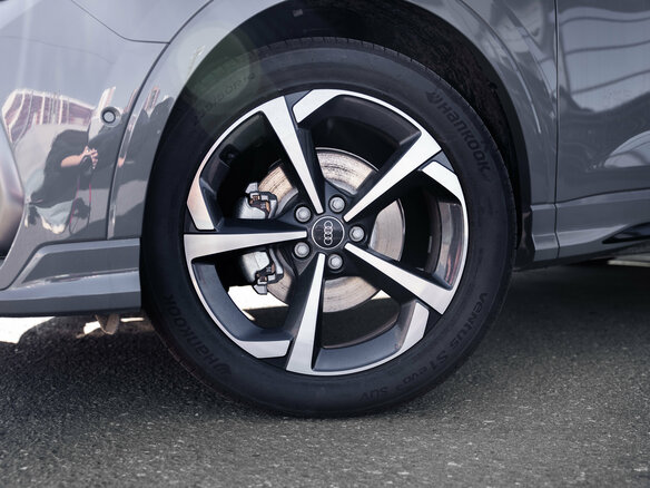2026 Audi Q3 35 TFSI II (F3), серый, 3877000 рублей - вид 7