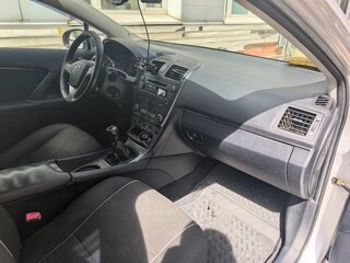 2009 Toyota Avensis III, серебристый, 850000 рублей, вид 3