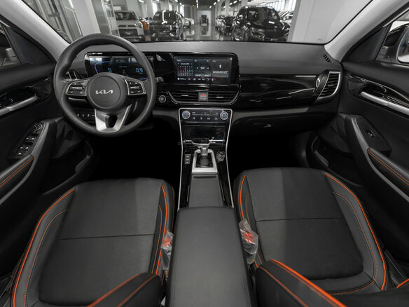2026 Kia Seltos I Рестайлинг, белый - вид 7