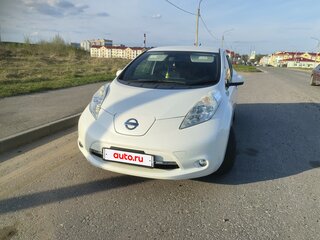 2013 Nissan Leaf I (ZE0/AZE0), белый, 830000 рублей, вид 1