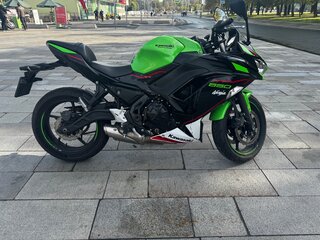 2022 Kawasaki ER-6F (Ninja 650R), зелёный, 640000 рублей, вид 3