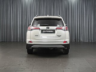 2016 Toyota RAV4 IV (XA40) Рестайлинг, белый, 2379000 рублей, вид 4