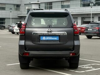 2017 Toyota Land Cruiser Prado 150 Series Рестайлинг 2, серый, 4149000 рублей, вид 4
