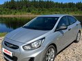 2013 Hyundai Solaris I, серебристый, 740000 рублей - вид 2