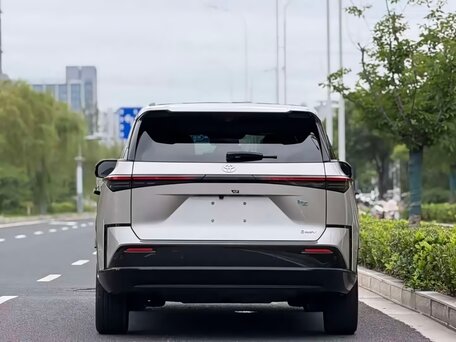 2026 Toyota bZ3X 58.3 kWh, серый, 2820099 рублей, вид 2