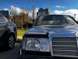 1992 Mercedes-Benz W124 230, синий, 300000 рублей, вид 4