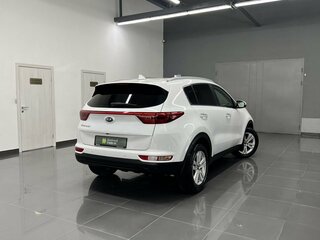 2018 Kia Sportage IV, белый, 1740000 рублей, вид 2