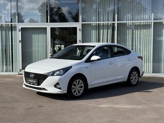 2022 Hyundai Solaris II Рестайлинг, белый, 1550000 рублей, вид 1