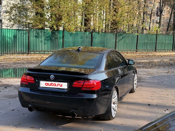 2011 BMW 3 серии 325xi V (E90/E91/E92/E93) Рестайлинг, чёрный, 1900000 рублей - вид 9