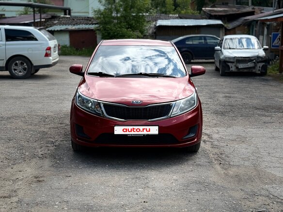 2012 Kia Rio III, красный, 700000 рублей - вид 1