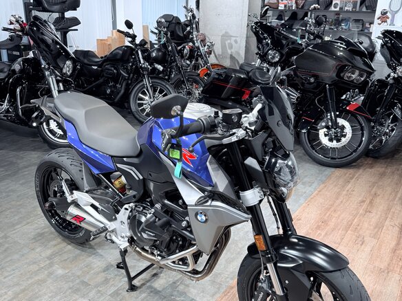 2020 BMW F 900 R, серебристый, 999000 рублей