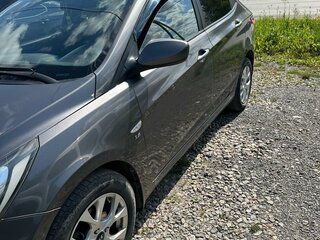 2013 Hyundai Solaris I, серый, 780000 рублей, вид 3