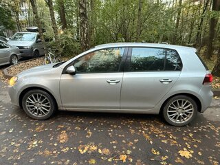 2011 Volkswagen Golf VI, серебристый, 850000 рублей, вид 4