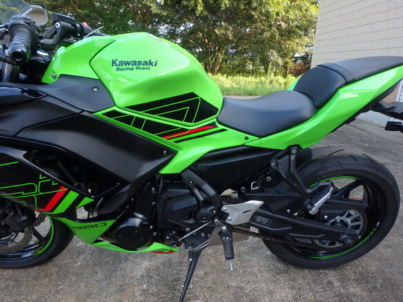 2024 Kawasaki Ninja 650, зелёный, 880000 рублей - вид 11