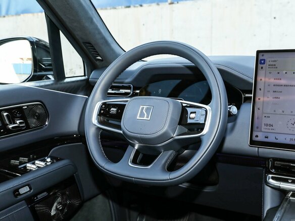 2026 Zeekr 9X 55 kWh (до 3.5 т), чёрный, 12670000 рублей - вид 13