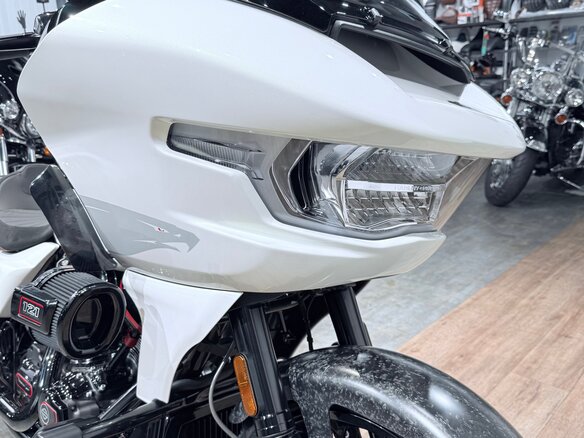 2024 Harley-Davidson CVO Road Glide ST, белый, 4799000 рублей - вид 22