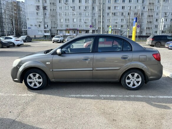 2010 Kia Rio II Рестайлинг, серебристый, 400000 рублей - вид 6