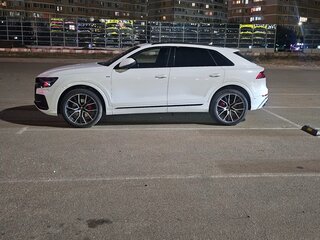 2021 Audi Q8 55 TFSI I (4M), белый, 4900000 рублей, вид 1