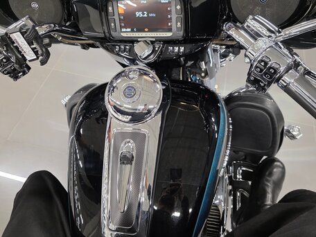 2015 Harley-Davidson CVO Limited, чёрный, 1599000 рублей, вид 5
