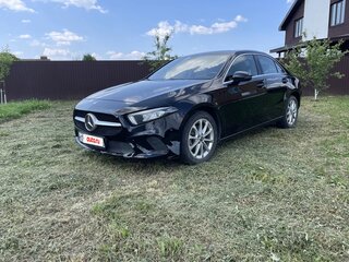 2019 Mercedes-Benz A-Класс 200 IV (W177), чёрный, 1690000 рублей, вид 1