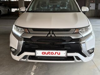2022 Mitsubishi Outlander III Рестайлинг 3, белый, 3100000 рублей, вид 3