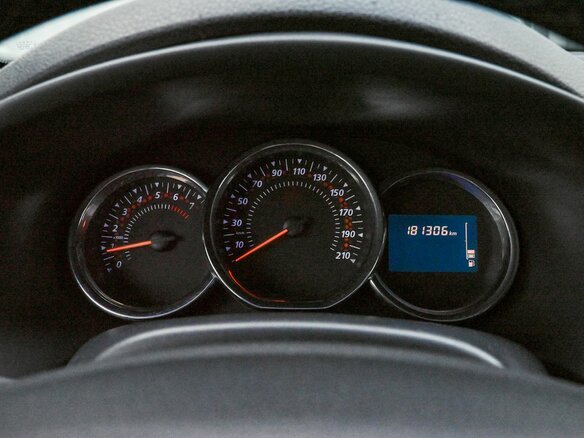 2014 Renault Sandero Stepway II, красный, 759000 рублей - вид 8