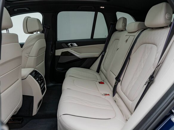 2025 BMW X5 30d IV (G05/G18) Рестайлинг, синий - вид 34
