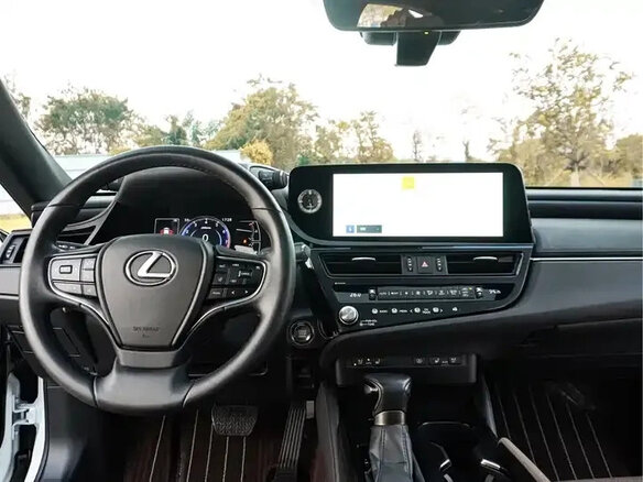 2024 Lexus ES 200 VII Рестайлинг, белый, 4633000 рублей - вид 7