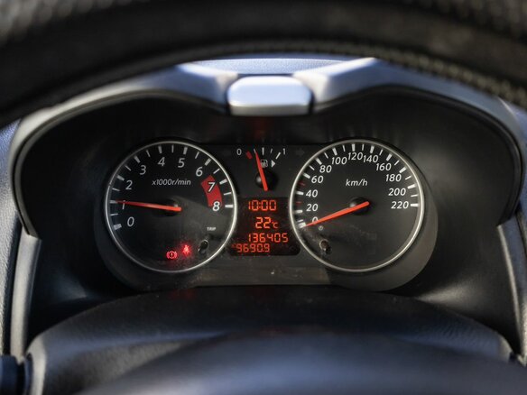 2013 Nissan Note I Рестайлинг, коричневый, 700000 рублей - вид 17