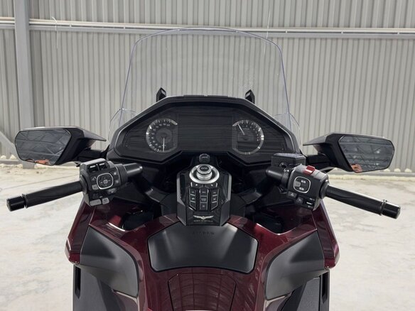 2025 Honda GL 1800 Gold Wing, красный, 3400000 рублей - вид 17