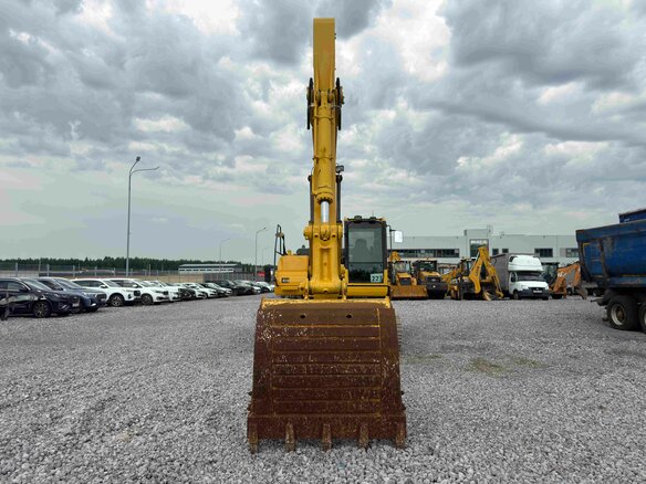 2019 Komatsu PC220-8, жёлтый - вид 7